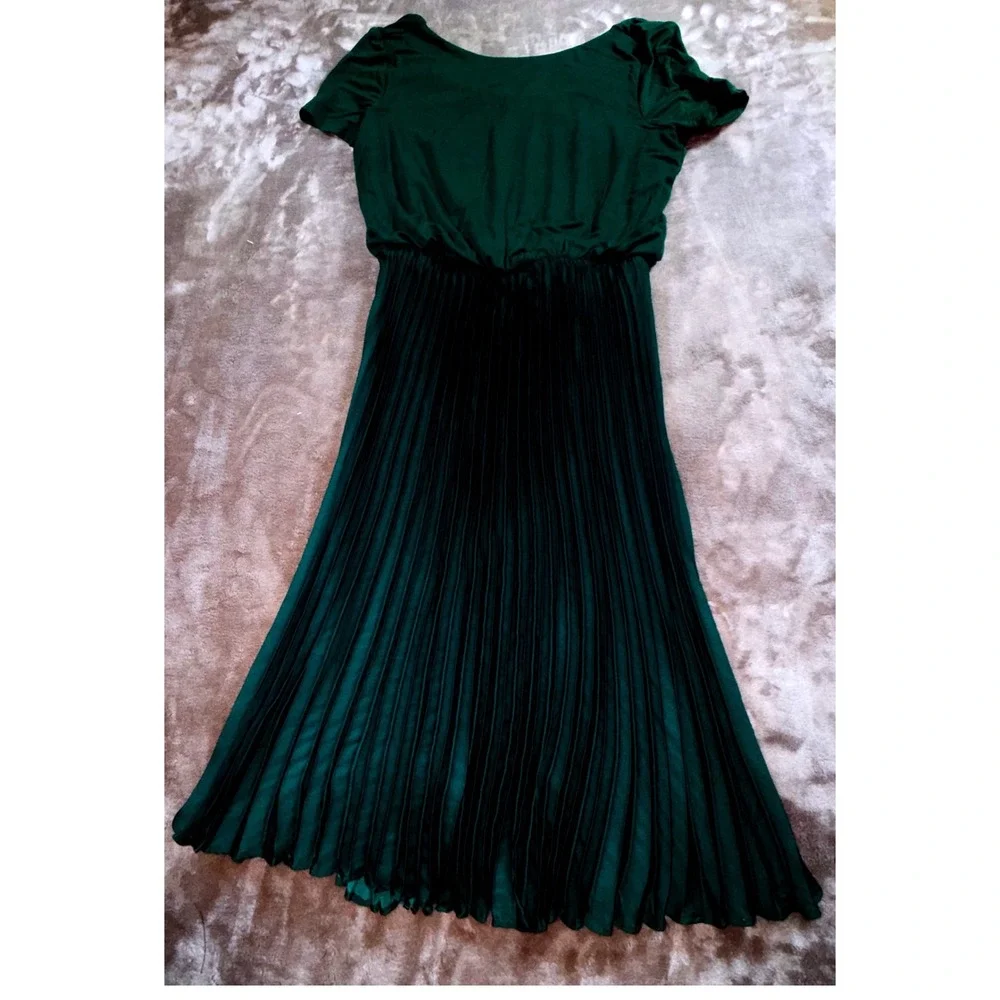 LOFT Pleated Midi Dress‎ Women 0 Petite Green Excellent Short Sleeve Scoop Back